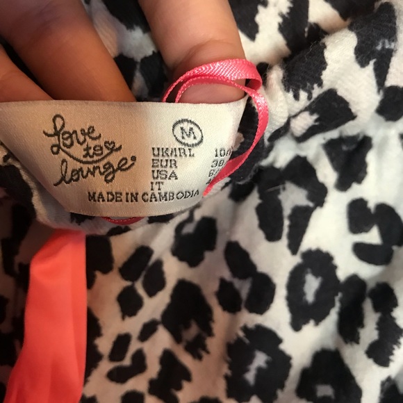 Medium Soft Cheetah Print Pajama Pants - Picture 4 of 8